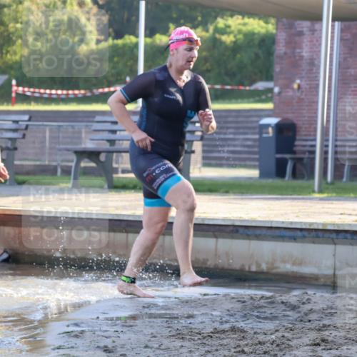 08.09.2024 - Stadtparktriathlon Luisa Fischer http://msf.ph/oto/6998845 08.09.2024 09:10:08 Schwimmen 179 meine-sportfotos.de