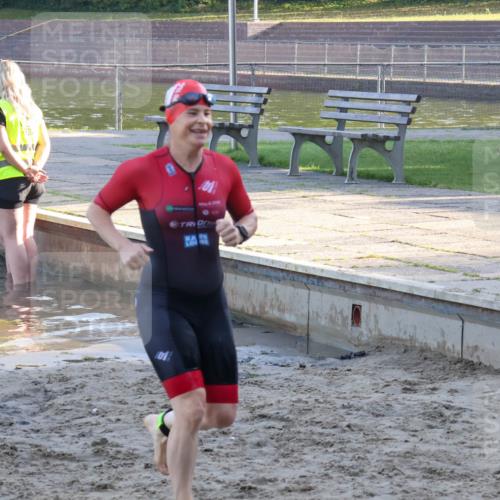 08.09.2024 - Stadtparktriathlon Luisa Fischer http://msf.ph/oto/6998863 08.09.2024 09:10:42 Schwimmen 148 meine-sportfotos.de