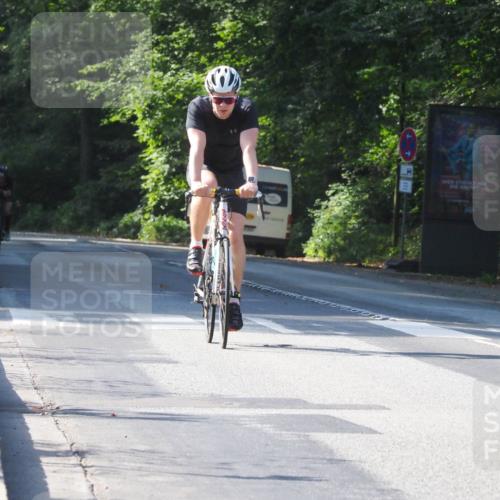 08.09.2024 - Stadtparktriathlon Zöllner http://msf.ph/oto/6998872 08.09.2024 10:57:03 Radfahren 375, 389, 472, 515, 557 meine-sportfotos.de