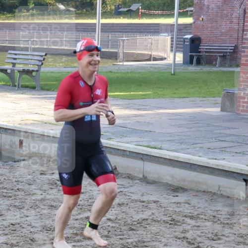 08.09.2024 - Stadtparktriathlon Luisa Fischer http://msf.ph/oto/6998877 08.09.2024 09:10:43 Schwimmen 148 meine-sportfotos.de