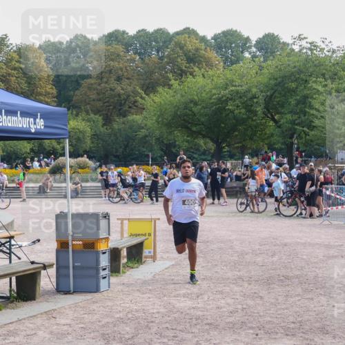 08.09.2024 - Stadtparktriathlon Luisa Fischer http://msf.ph/oto/6998883 08.09.2024 12:01:49 Ziel 400 meine-sportfotos.de