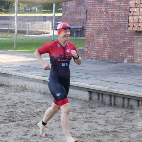 08.09.2024 - Stadtparktriathlon Luisa Fischer http://msf.ph/oto/6998885 08.09.2024 09:10:43 Schwimmen 148 meine-sportfotos.de