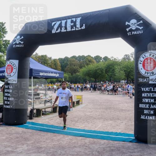 08.09.2024 - Stadtparktriathlon Luisa Fischer http://msf.ph/oto/6998929 08.09.2024 12:01:51 Ziel 400 meine-sportfotos.de