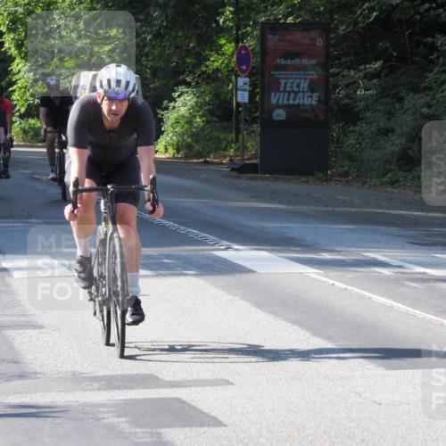 08.09.2024 - Stadtparktriathlon Zöllner http://msf.ph/oto/6998953 08.09.2024 10:57:45 Radfahren 263, 338, 394, 420, 457, 464, 483, 546 meine-sportfotos.de