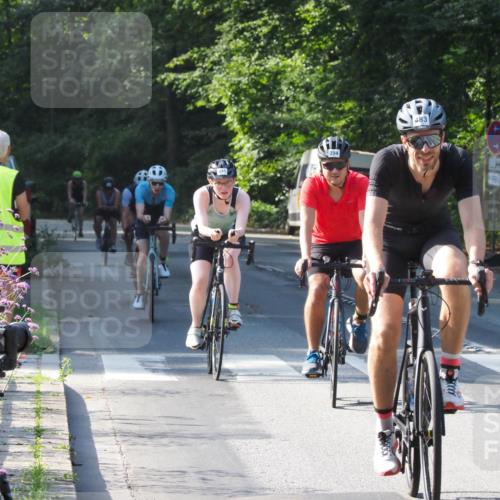 08.09.2024 - Stadtparktriathlon Zöllner http://msf.ph/oto/6998967 08.09.2024 10:57:49 Radfahren 317, 338, 394, 420, 457, 464, 483, 546 meine-sportfotos.de