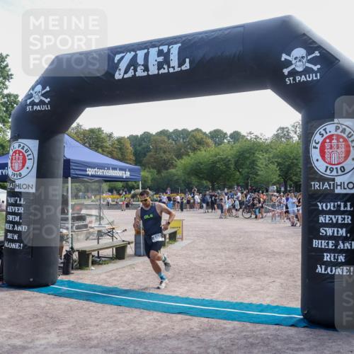 08.09.2024 - Stadtparktriathlon Luisa Fischer http://msf.ph/oto/6999013 08.09.2024 12:02:26 Ziel 485 meine-sportfotos.de
