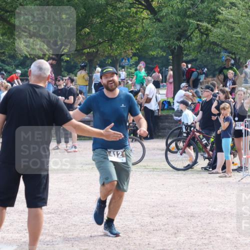 08.09.2024 - Stadtparktriathlon Luisa Fischer http://msf.ph/oto/6999026 08.09.2024 12:03:18 Ziel 412, 501 meine-sportfotos.de