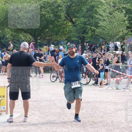 08.09.2024 - Stadtparktriathlon Luisa Fischer http://msf.ph/oto/6999044 08.09.2024 12:03:18 Ziel 412, 501 meine-sportfotos.de