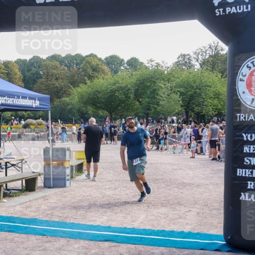 08.09.2024 - Stadtparktriathlon Luisa Fischer http://msf.ph/oto/6999081 08.09.2024 12:03:19 Ziel 412, 501 meine-sportfotos.de
