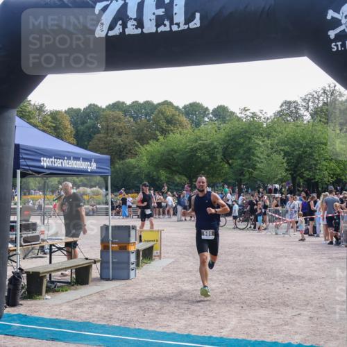 08.09.2024 - Stadtparktriathlon Luisa Fischer http://msf.ph/oto/6999154 08.09.2024 12:03:23 Ziel 412, 499, 501 meine-sportfotos.de