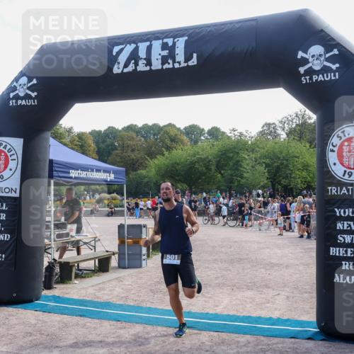 08.09.2024 - Stadtparktriathlon Luisa Fischer http://msf.ph/oto/6999176 08.09.2024 12:03:24 Ziel 412, 499, 501 meine-sportfotos.de