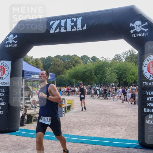 08.09.2024 - Stadtparktriathlon Luisa Fischer http://msf.ph/oto/6999188 08.09.2024 12:03:24 Ziel 412, 499, 501 meine-sportfotos.de