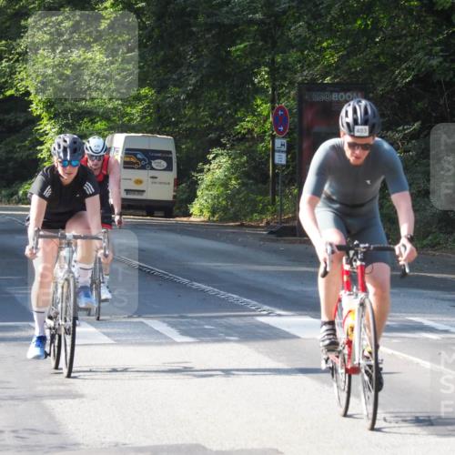 08.09.2024 - Stadtparktriathlon Zöllner http://msf.ph/oto/6999237 08.09.2024 10:59:01 Radfahren 335, 396, 403, 430, 452, 475, 533 meine-sportfotos.de