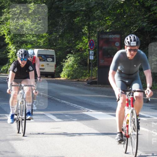 08.09.2024 - Stadtparktriathlon Zöllner http://msf.ph/oto/6999240 08.09.2024 10:59:01 Radfahren 335, 396, 403, 430, 452, 475, 533 meine-sportfotos.de