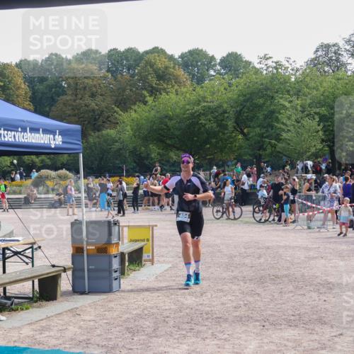 08.09.2024 - Stadtparktriathlon Luisa Fischer http://msf.ph/oto/6999262 08.09.2024 12:03:34 Ziel 404 meine-sportfotos.de