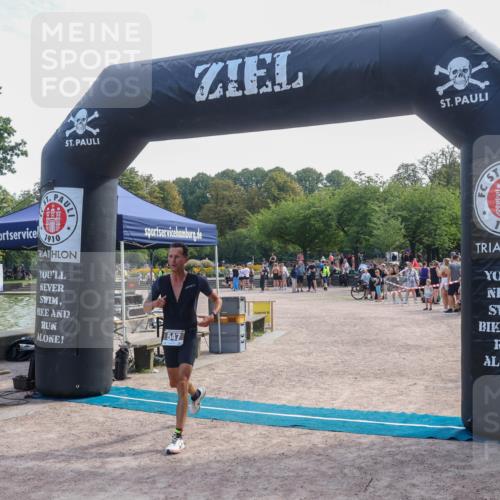 08.09.2024 - Stadtparktriathlon Luisa Fischer http://msf.ph/oto/6999373 08.09.2024 12:04:16 Ziel 547 meine-sportfotos.de
