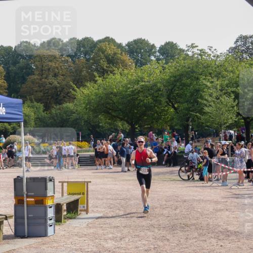 08.09.2024 - Stadtparktriathlon Luisa Fischer http://msf.ph/oto/6999426 08.09.2024 12:04:59 Ziel 559 meine-sportfotos.de