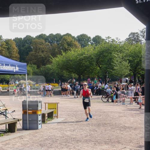 08.09.2024 - Stadtparktriathlon Luisa Fischer http://msf.ph/oto/6999435 08.09.2024 12:04:59 Ziel 559 meine-sportfotos.de