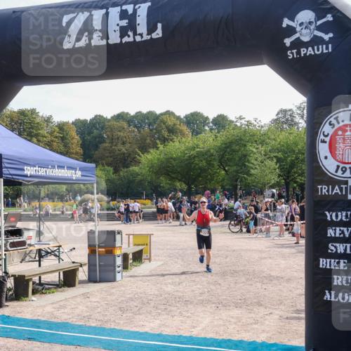 08.09.2024 - Stadtparktriathlon Luisa Fischer http://msf.ph/oto/6999443 08.09.2024 12:04:59 Ziel 559 meine-sportfotos.de