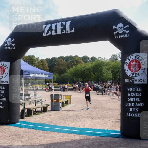 08.09.2024 - Stadtparktriathlon Luisa Fischer http://msf.ph/oto/6999450 08.09.2024 12:05:00 Ziel 559 meine-sportfotos.de