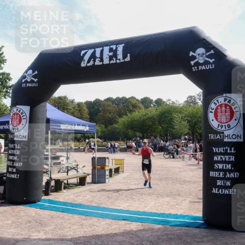 08.09.2024 - Stadtparktriathlon Luisa Fischer http://msf.ph/oto/6999463 08.09.2024 12:05:00 Ziel 559 meine-sportfotos.de