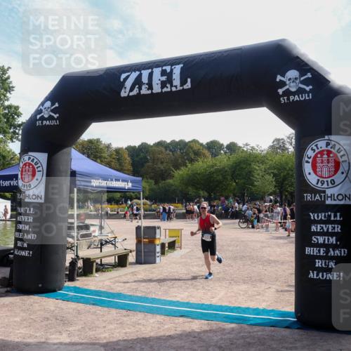 08.09.2024 - Stadtparktriathlon Luisa Fischer http://msf.ph/oto/6999468 08.09.2024 12:05:00 Ziel 559 meine-sportfotos.de
