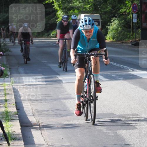 08.09.2024 - Stadtparktriathlon Zöllner http://msf.ph/oto/6999841 08.09.2024 11:00:08 Radfahren 315, 422, 434, 450, 471, 529, 541 meine-sportfotos.de
