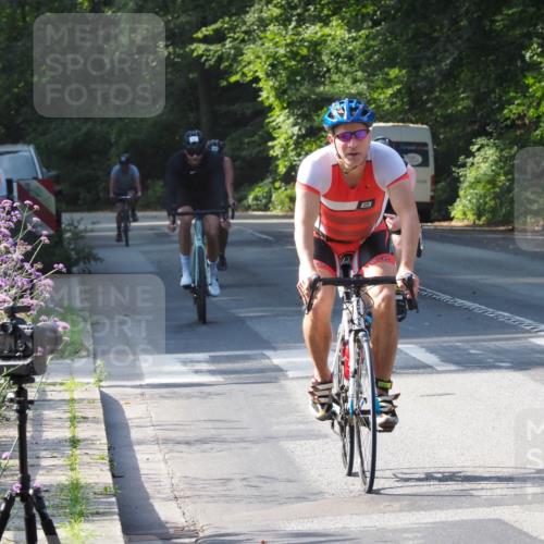 08.09.2024 - Stadtparktriathlon Zöllner http://msf.ph/oto/6999864 08.09.2024 11:00:17 Radfahren 422, 437, 471, 494, 497, 529 meine-sportfotos.de