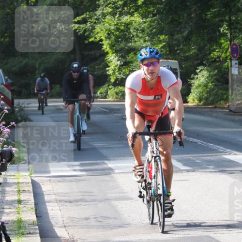 08.09.2024 - Stadtparktriathlon Zöllner http://msf.ph/oto/6999866 08.09.2024 11:00:17 Radfahren 422, 437, 471, 494, 497, 529 meine-sportfotos.de