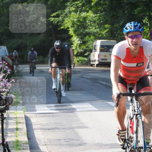 08.09.2024 - Stadtparktriathlon Zöllner http://msf.ph/oto/6999867 08.09.2024 11:00:17 Radfahren 422, 437, 471, 494, 497, 529 meine-sportfotos.de