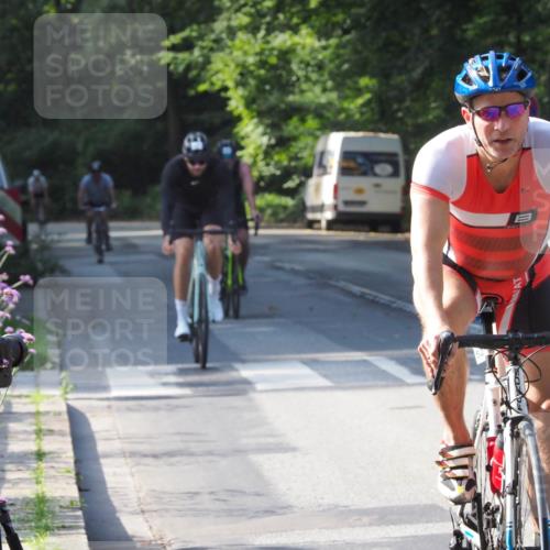 08.09.2024 - Stadtparktriathlon Zöllner http://msf.ph/oto/6999868 08.09.2024 11:00:17 Radfahren 422, 437, 471, 494, 497, 529 meine-sportfotos.de
