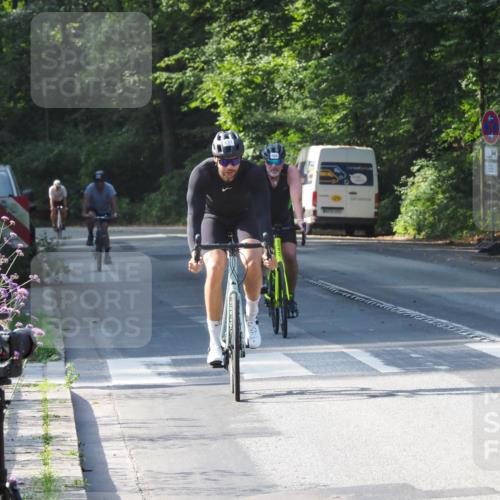 08.09.2024 - Stadtparktriathlon Zöllner http://msf.ph/oto/6999869 08.09.2024 11:00:18 Radfahren 437, 471, 494, 497, 529 meine-sportfotos.de