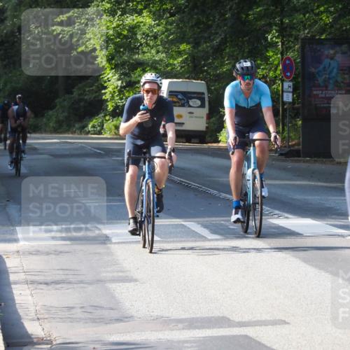 08.09.2024 - Stadtparktriathlon Zöllner http://msf.ph/oto/6999910 08.09.2024 11:00:41 Radfahren 384, 435, 446, 448, 525, 542, 558 meine-sportfotos.de