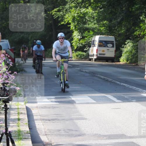 08.09.2024 - Stadtparktriathlon Zöllner http://msf.ph/oto/6999932 08.09.2024 11:00:54 Radfahren 347, 382, 400, 419, 448, 478, 498, 542 meine-sportfotos.de
