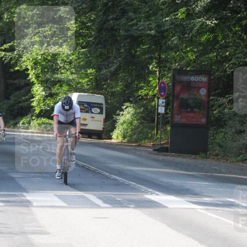 08.09.2024 - Stadtparktriathlon Zöllner http://msf.ph/oto/6999941 08.09.2024 11:01:02 Radfahren 289, 364, 392, 400, 405, 478, 551 meine-sportfotos.de