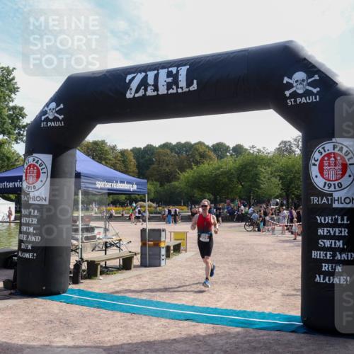 08.09.2024 - Stadtparktriathlon Luisa Fischer http://msf.ph/oto/6999999 08.09.2024 12:05:01 Ziel 559 meine-sportfotos.de