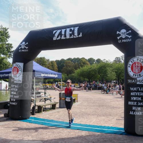 08.09.2024 - Stadtparktriathlon Luisa Fischer http://msf.ph/oto/7000007 08.09.2024 12:05:01 Ziel 559 meine-sportfotos.de
