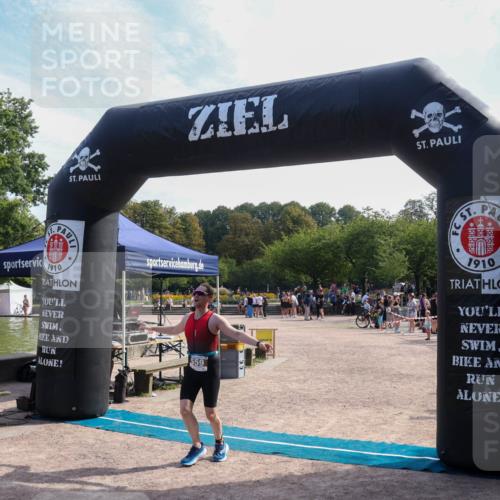 08.09.2024 - Stadtparktriathlon Luisa Fischer http://msf.ph/oto/7000014 08.09.2024 12:05:02 Ziel 559 meine-sportfotos.de