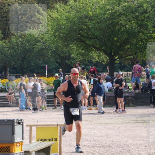 08.09.2024 - Stadtparktriathlon Luisa Fischer http://msf.ph/oto/7000026 08.09.2024 12:05:57 Ziel 533 meine-sportfotos.de