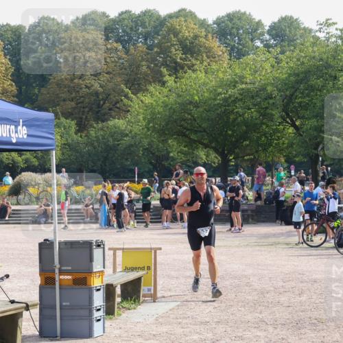 08.09.2024 - Stadtparktriathlon Luisa Fischer http://msf.ph/oto/7000051 08.09.2024 12:05:58 Ziel 533 meine-sportfotos.de