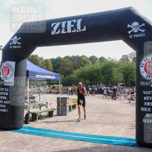 08.09.2024 - Stadtparktriathlon Luisa Fischer http://msf.ph/oto/7000117 08.09.2024 12:06:00 Ziel 529, 533 meine-sportfotos.de