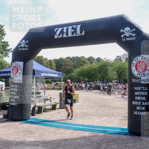 08.09.2024 - Stadtparktriathlon Luisa Fischer http://msf.ph/oto/7000126 08.09.2024 12:06:01 Ziel 529, 533 meine-sportfotos.de