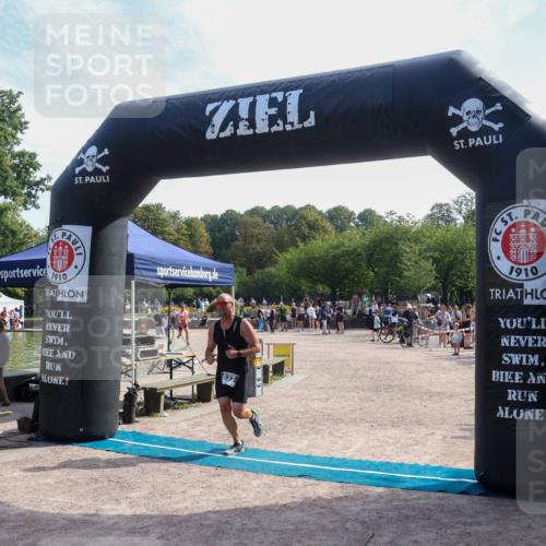 08.09.2024 - Stadtparktriathlon Luisa Fischer http://msf.ph/oto/7000130 08.09.2024 12:06:01 Ziel 529, 533 meine-sportfotos.de