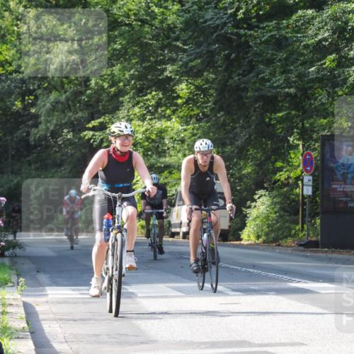 08.09.2024 - Stadtparktriathlon Zöllner http://msf.ph/oto/7000135 08.09.2024 11:02:07 Radfahren 327, 385, 386, 393, 407, 417, 451, 484, 543 meine-sportfotos.de