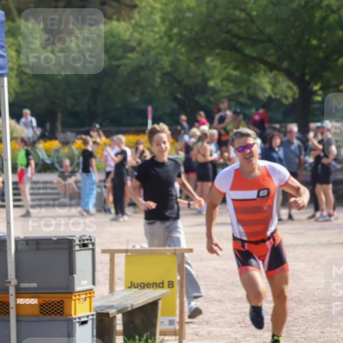 08.09.2024 - Stadtparktriathlon Luisa Fischer http://msf.ph/oto/7000137 08.09.2024 12:06:04 Ziel 529, 533 meine-sportfotos.de