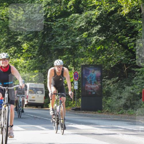 08.09.2024 - Stadtparktriathlon Zöllner http://msf.ph/oto/7000138 08.09.2024 11:02:07 Radfahren 327, 385, 386, 393, 407, 417, 451, 484, 543 meine-sportfotos.de