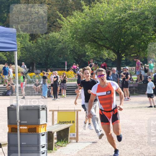 08.09.2024 - Stadtparktriathlon Luisa Fischer http://msf.ph/oto/7000142 08.09.2024 12:06:04 Ziel 529, 533 meine-sportfotos.de
