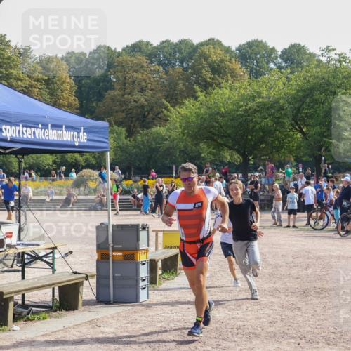 08.09.2024 - Stadtparktriathlon Luisa Fischer http://msf.ph/oto/7000157 08.09.2024 12:06:05 Ziel 529, 533 meine-sportfotos.de