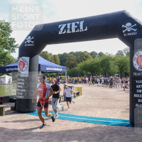 08.09.2024 - Stadtparktriathlon Luisa Fischer http://msf.ph/oto/7000186 08.09.2024 12:06:06 Ziel 529, 533, 542 meine-sportfotos.de