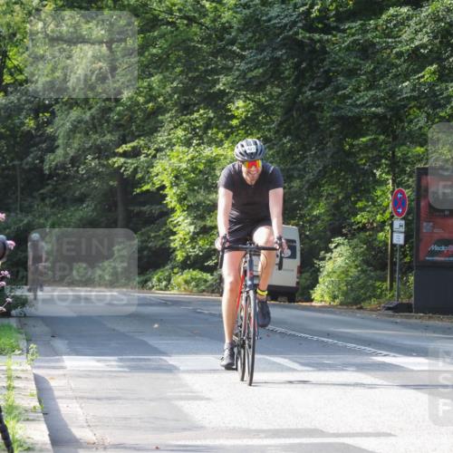 08.09.2024 - Stadtparktriathlon Zöllner http://msf.ph/oto/7000189 08.09.2024 11:02:45 Radfahren 425, 536 meine-sportfotos.de
